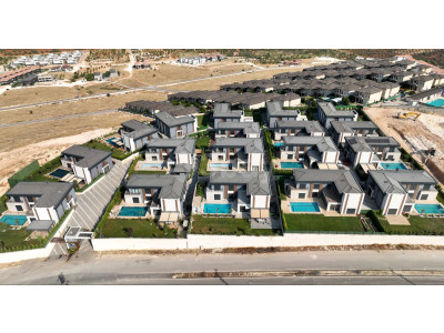 Hill Park Bozdağ'da Satılık 6+1 Villa!